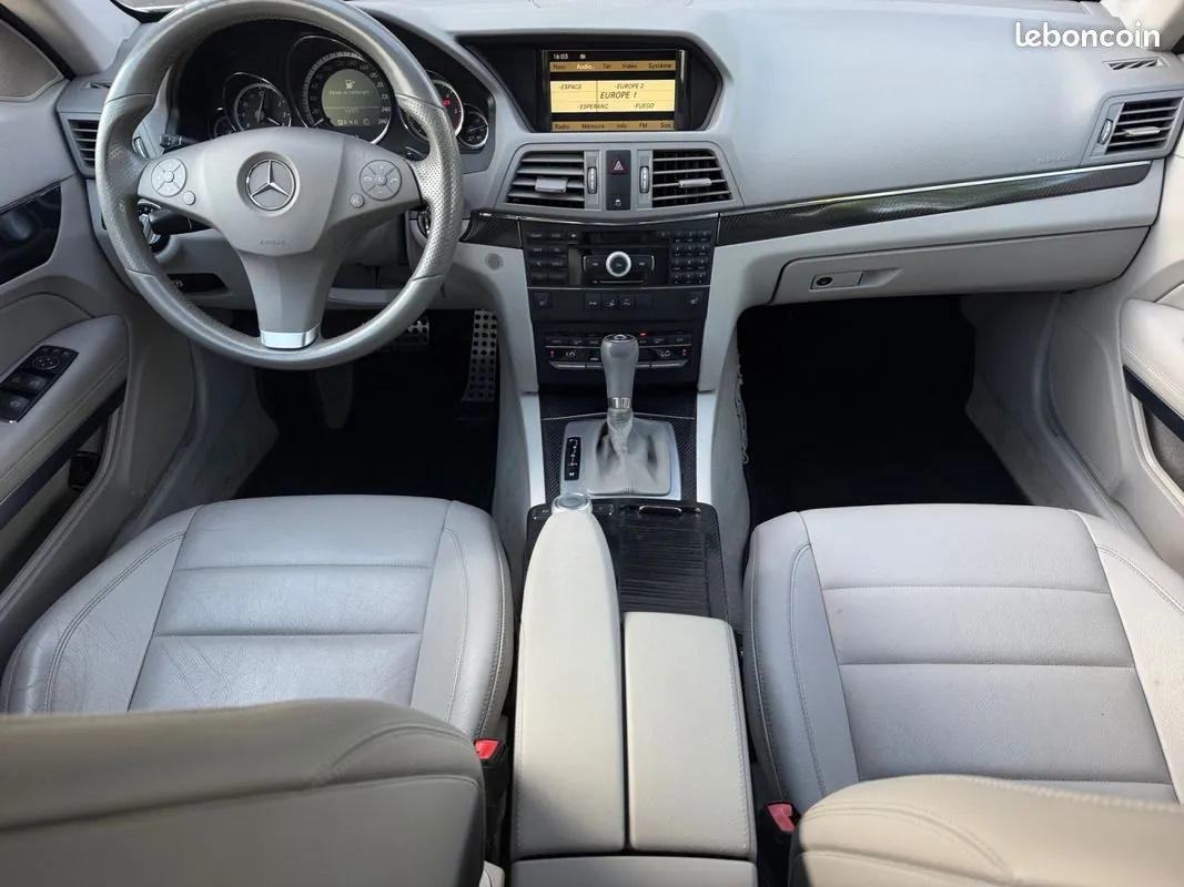 Mercedes-Benz E-Class 2009 photo 2
