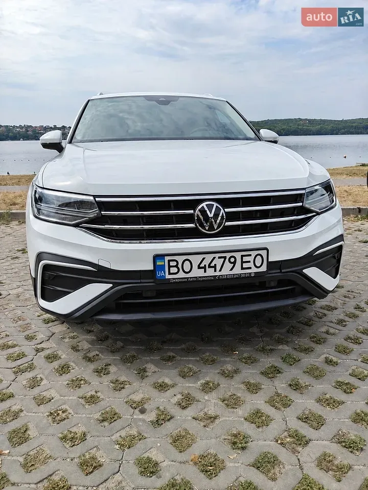 Volkswagen Tiguan 2022 photo 2
