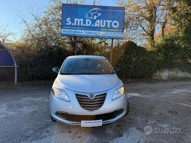 Lancia Ypsilon 2015 photo 2