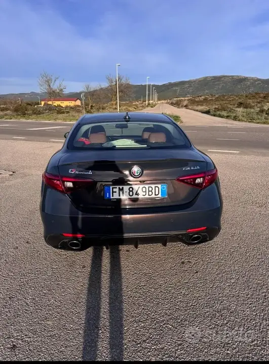 Alfa Romeo Giulia 2017 photo 4