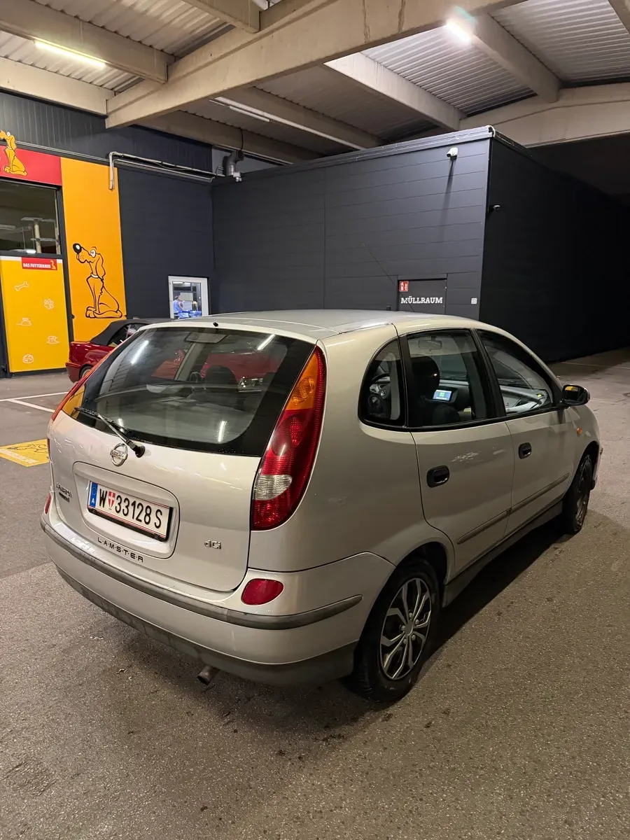 Nissan Almera 2004 photo 3