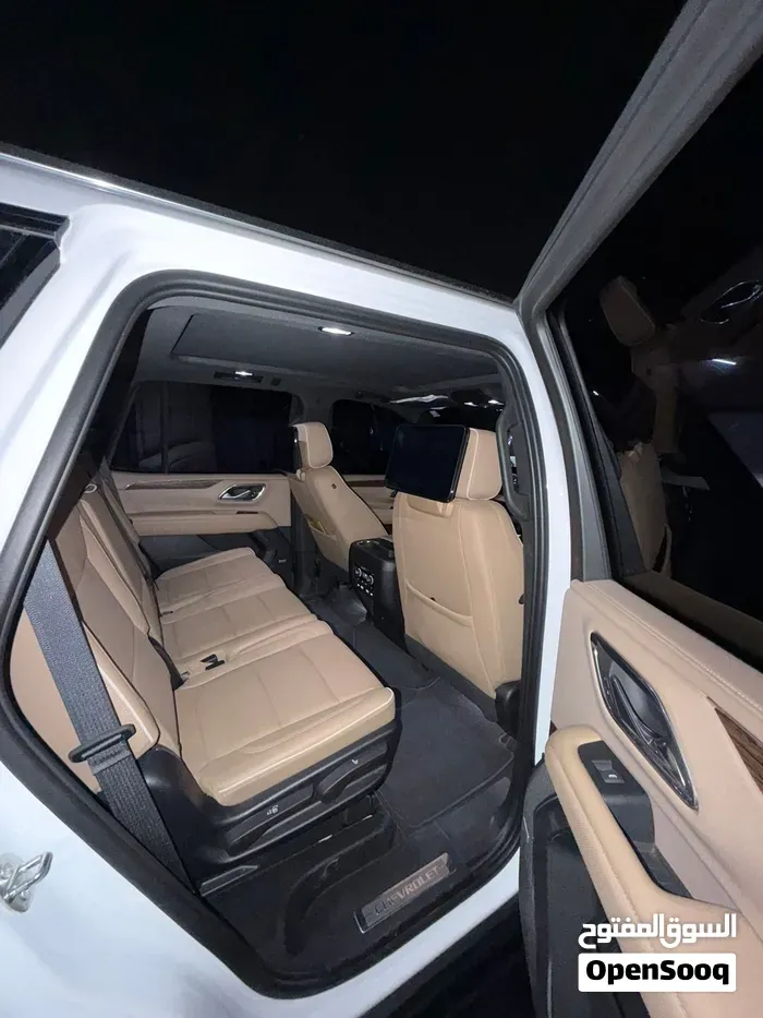Chevrolet Tahoe 2023 photo 2