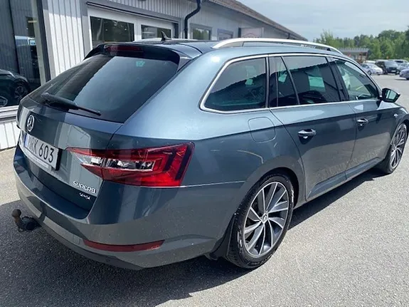 Skoda Superb 2018 photo 2