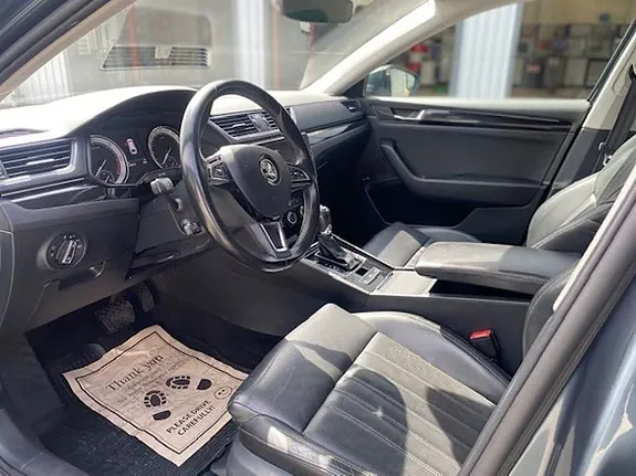 Skoda Superb 2018 photo 5