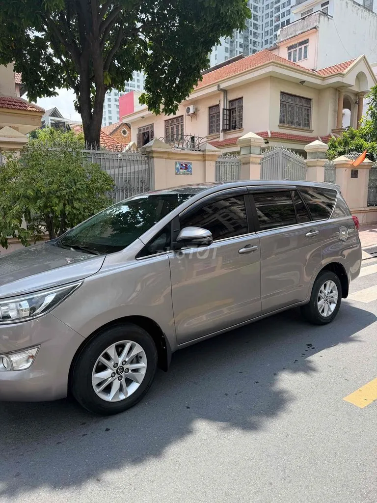 Toyota Innova 2018 photo 2