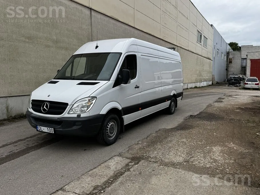 Mercedes-Benz Sprinter 2013 photo 2