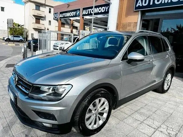 Volkswagen Tiguan 2018 photo 2
