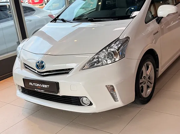 Toyota Prius+ Seven 2012 photo 2