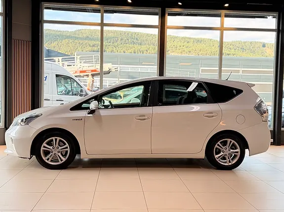 Toyota Prius+ Seven 2012 photo 5