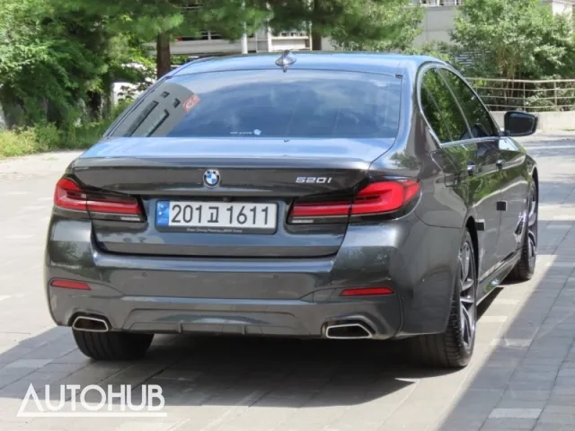 BMW 5 Series 2023 photo 3