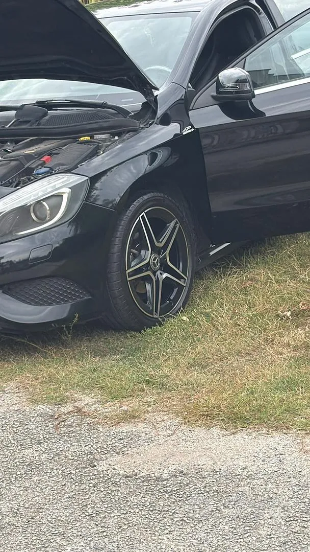 Mercedes-Benz A 2015 photo 2