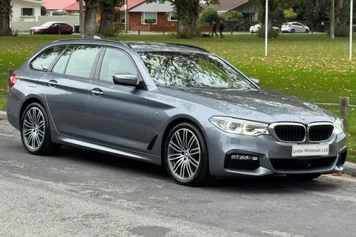 BMW 523I