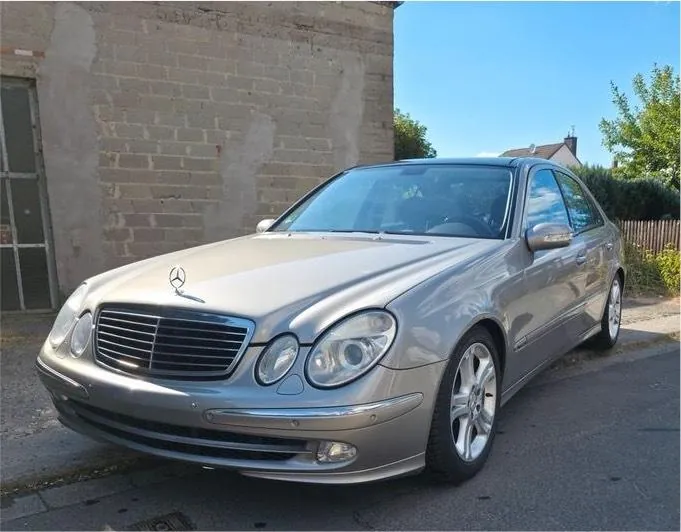 Mercedes-Benz E 320