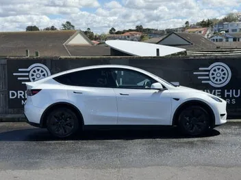 Tesla Model Y 2023 photo 3