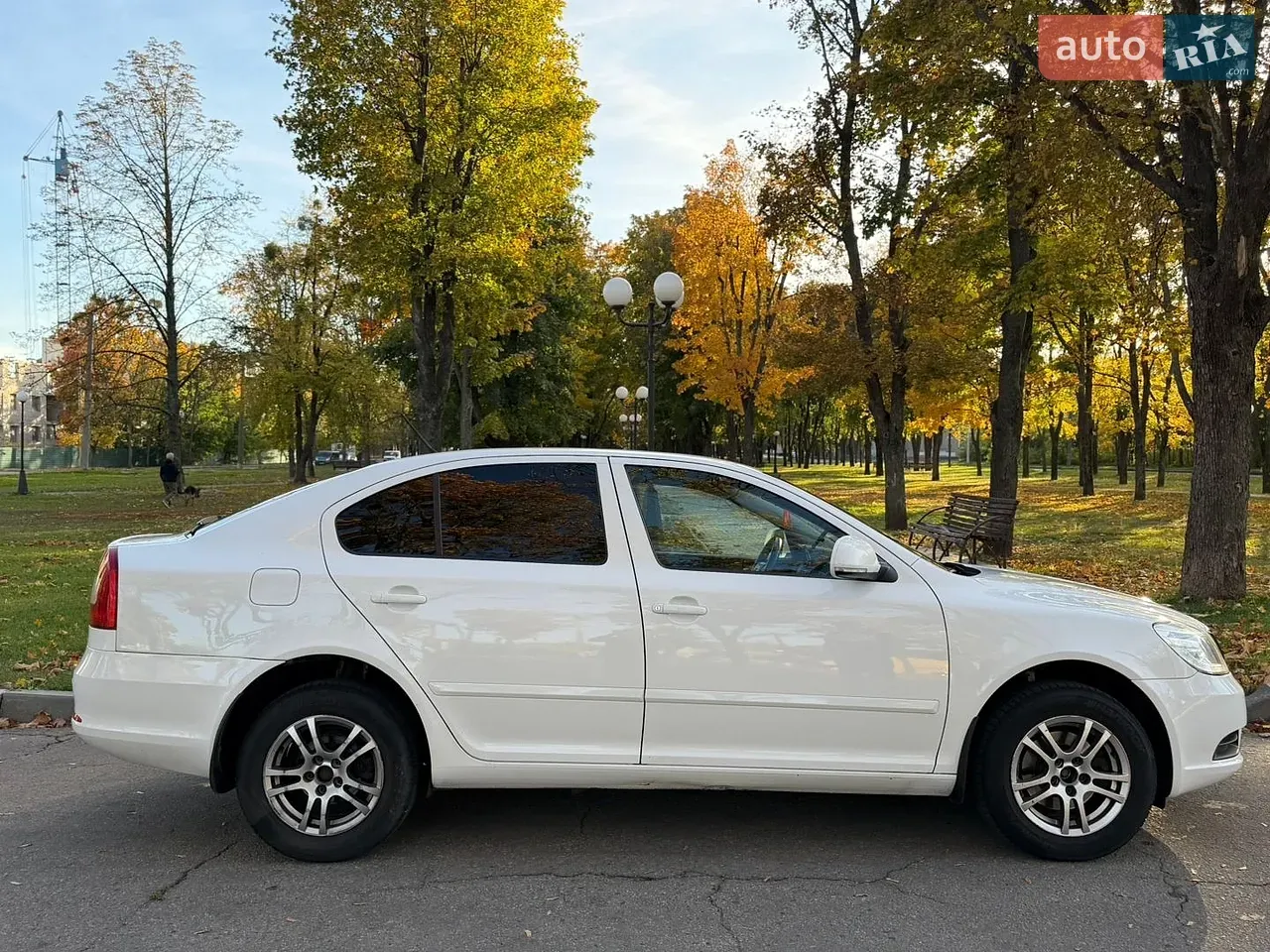 Skoda Octavia 2011 photo 2