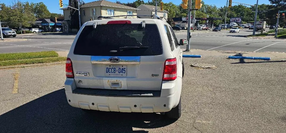 Ford Escape 2012 photo 2