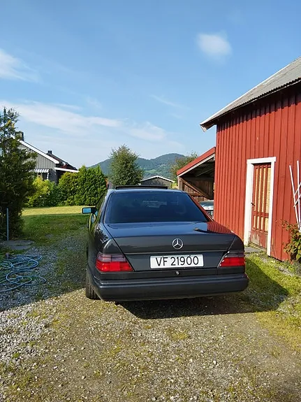 Mercedes-Benz 230 Ce 1987 photo 2