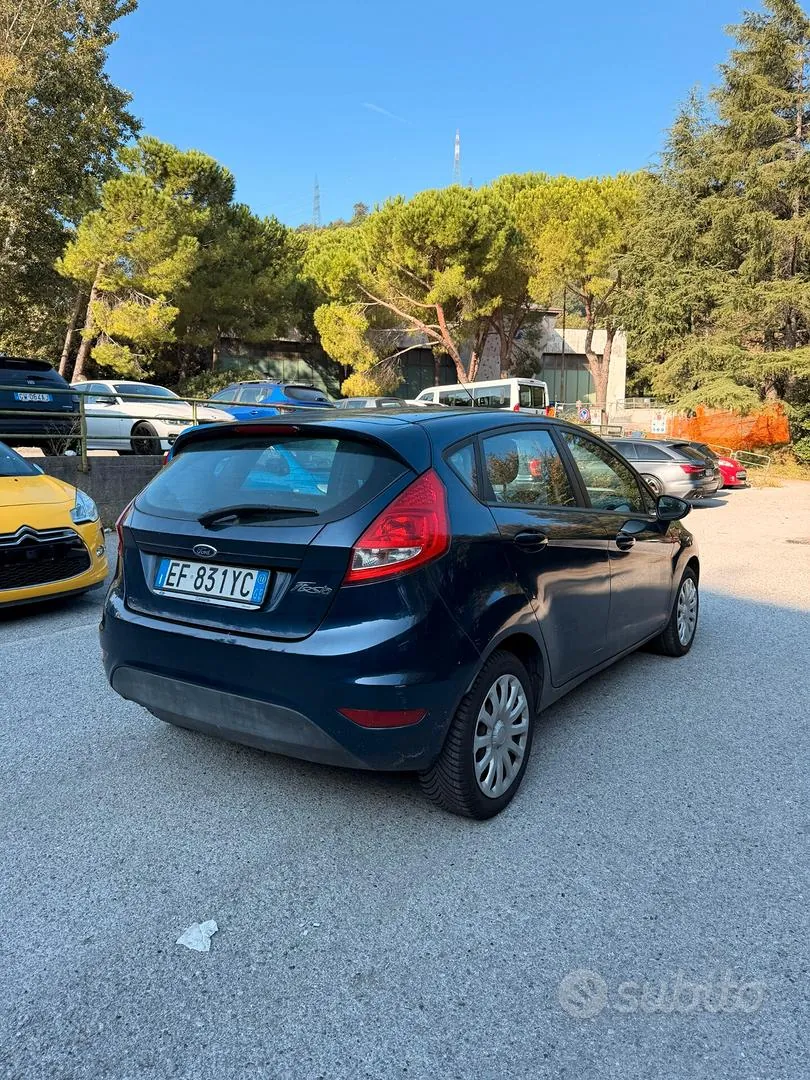 Ford Fiesta 2011 photo 4