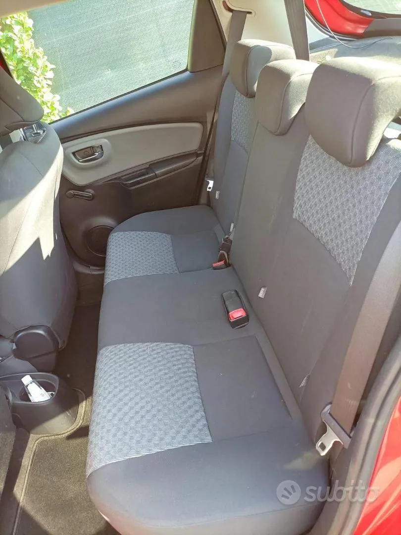 Toyota Yaris 2015 photo 5