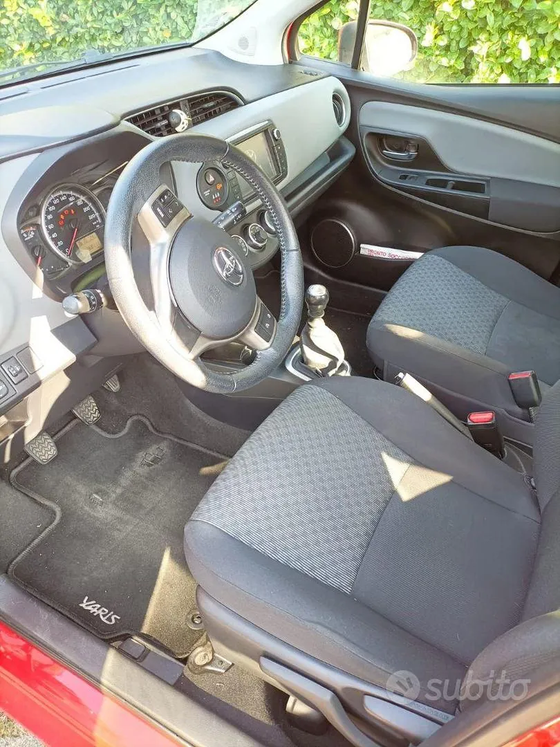Toyota Yaris 2015 photo 4