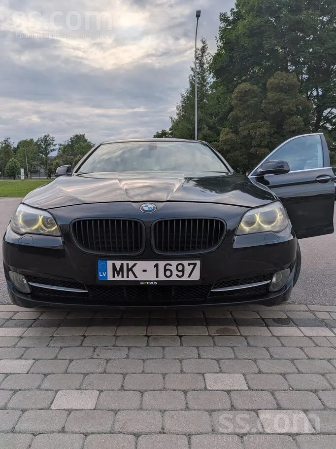 BMW 528