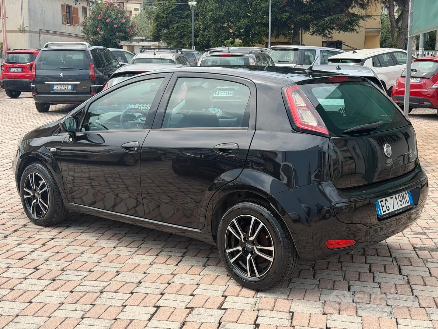 Fiat Punto Evo 2011 photo 2