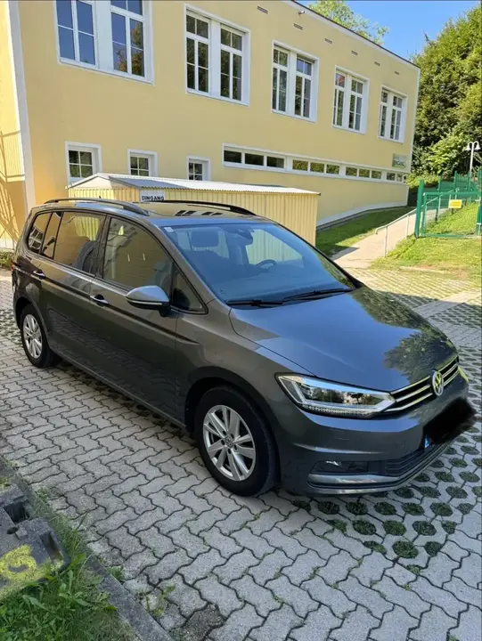 Volkswagen Touran 2020 photo 2