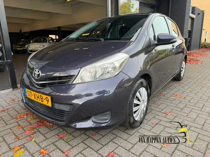 Toyota Yaris 2012 photo 2