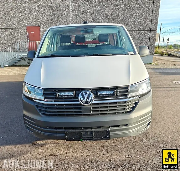 Volkswagen Transporter 2024 photo 2