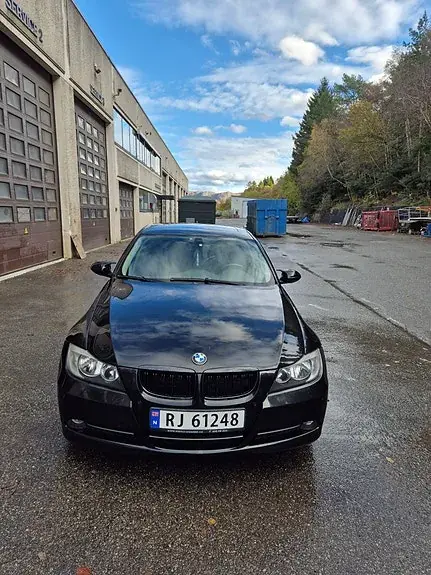 BMW 320I