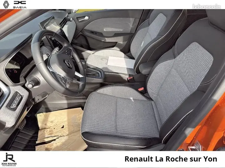 Renault Clio 2023 photo 3