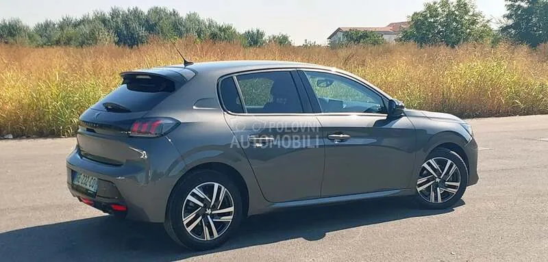 Peugeot 208 2021 photo 2