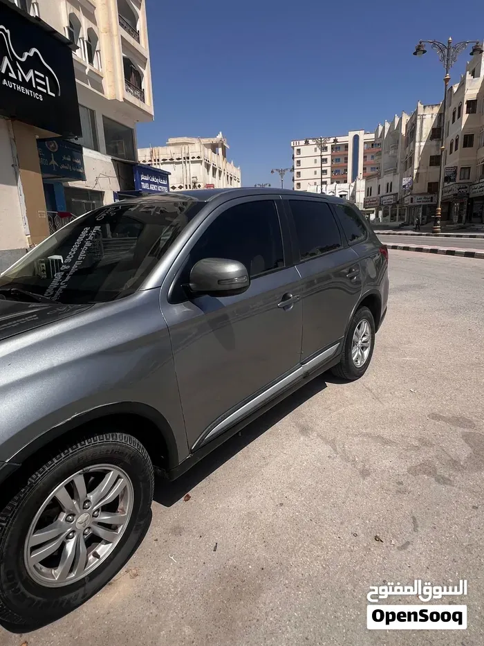Mitsubishi Outlander 2016 photo 2