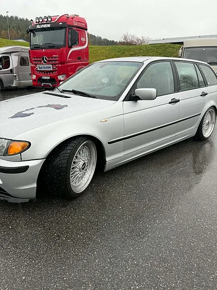 BMW 320D 2002 photo 2