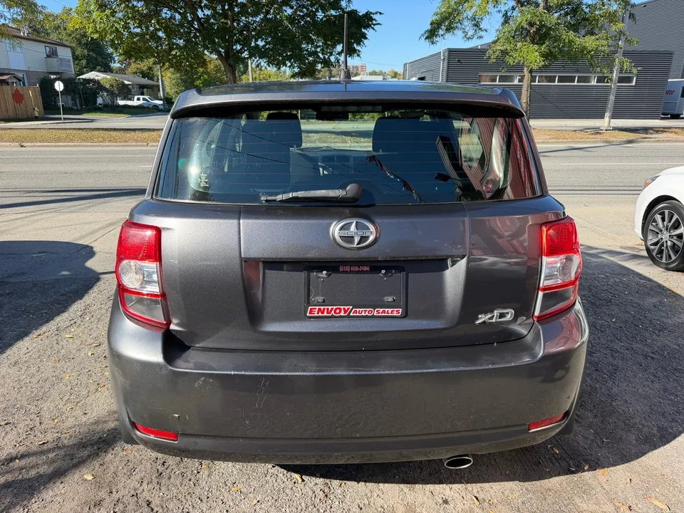 Scion Xd 2011 photo 5