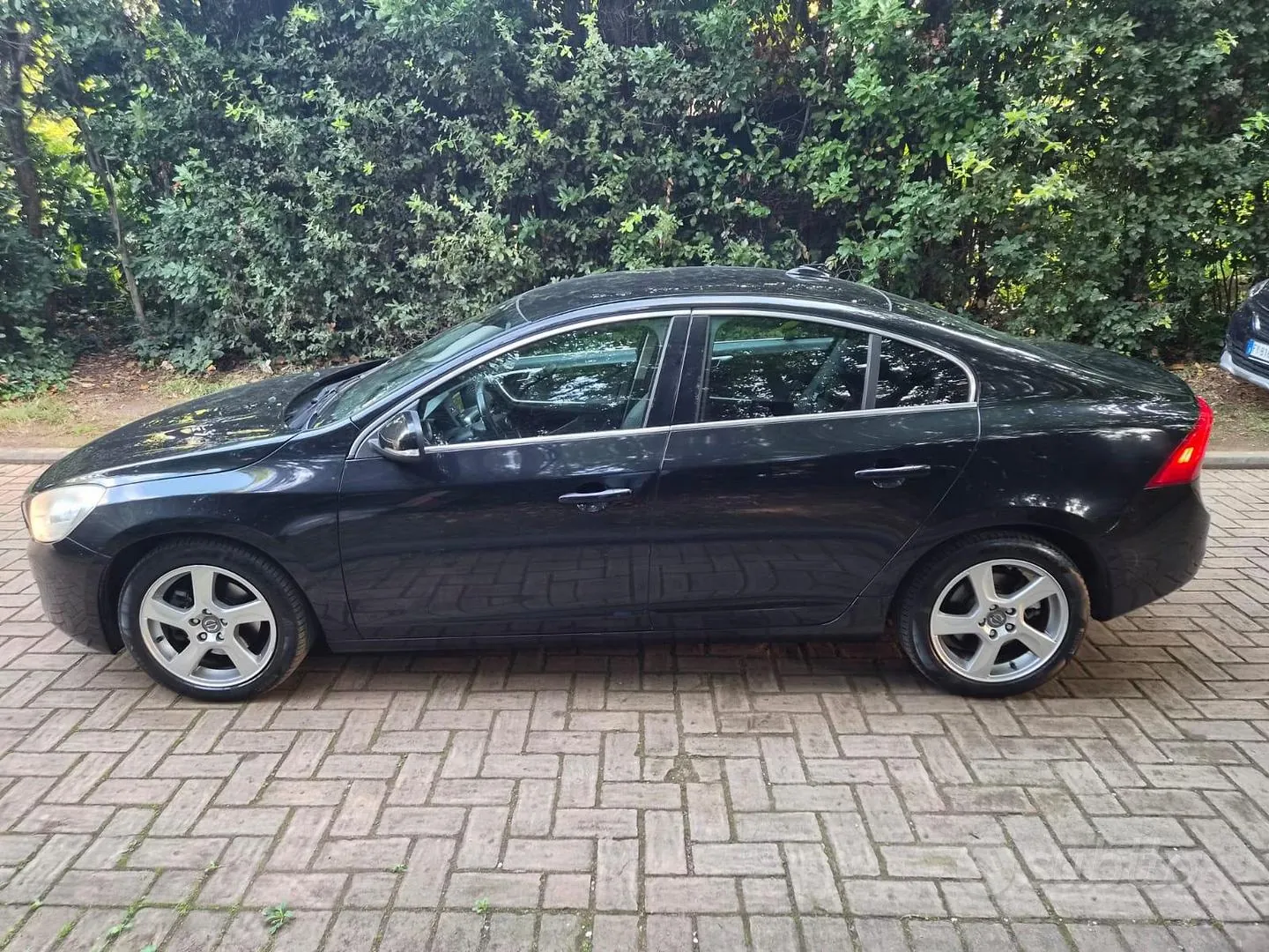 Volvo S60 2012 photo 2