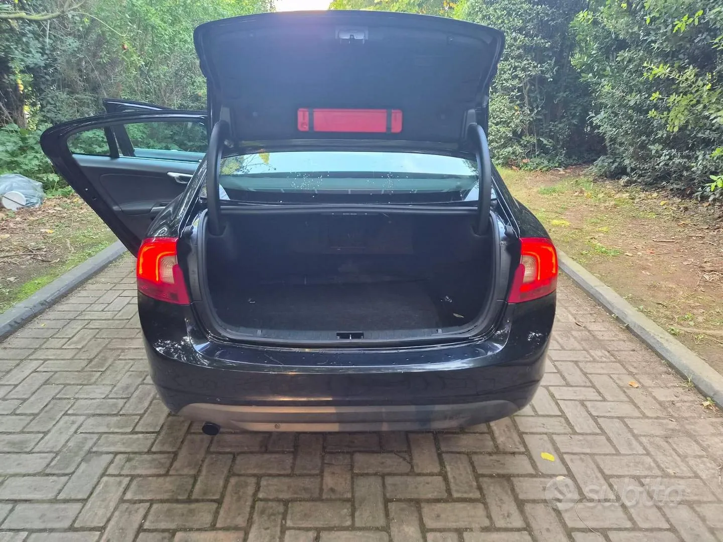 Volvo S60 2012 photo 4
