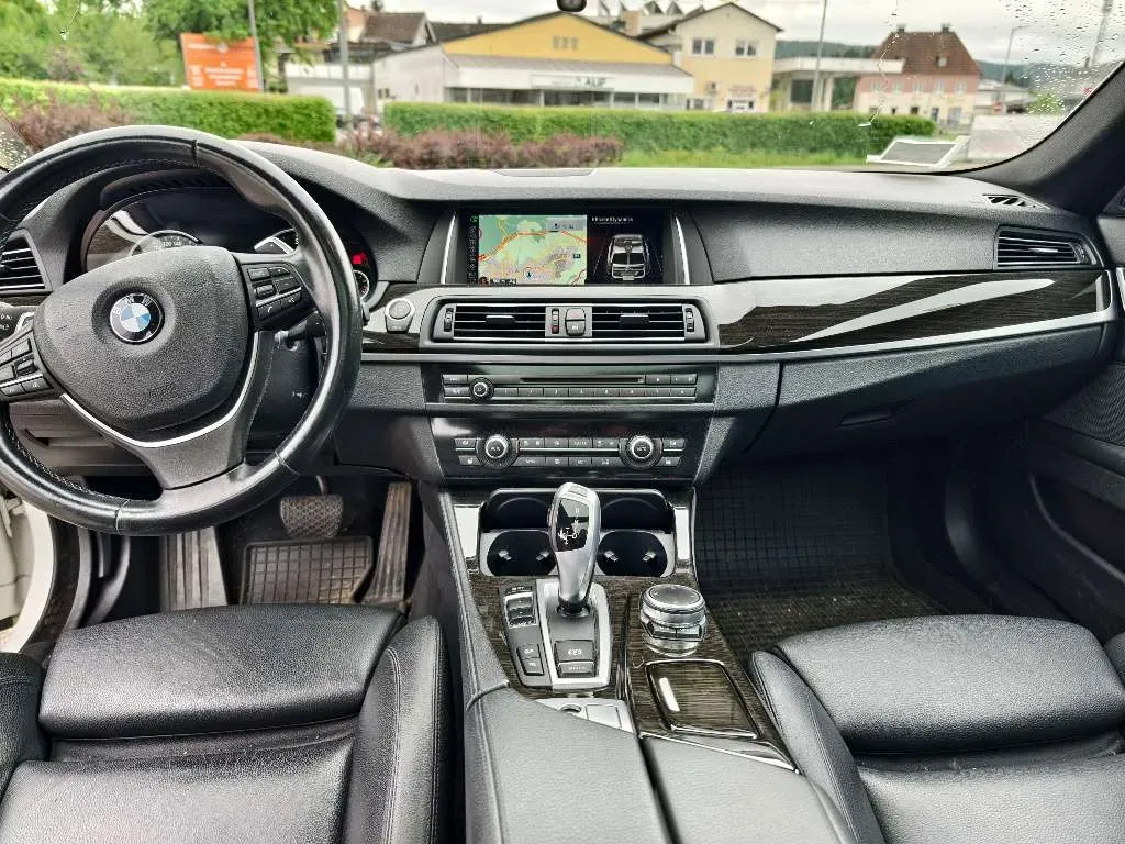 BMW 5 Series 2016 photo 3