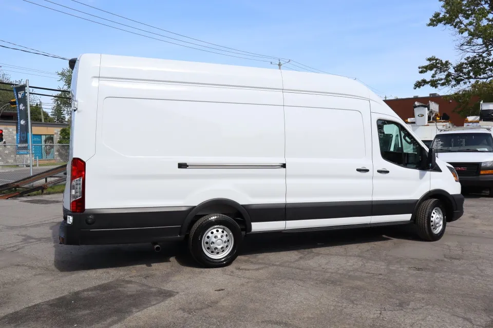 Ford Transit 2025 photo 2
