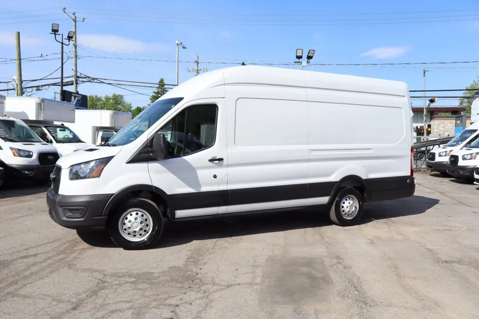 Ford Transit 2025 photo 4