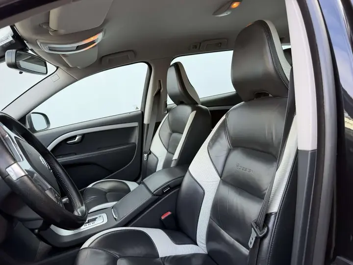 Volvo V70 2011 photo 4