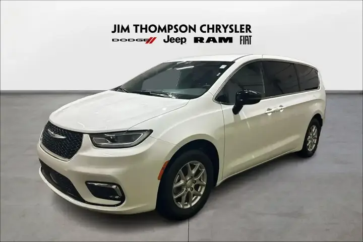 Chrysler Pacifica 2025 photo 3