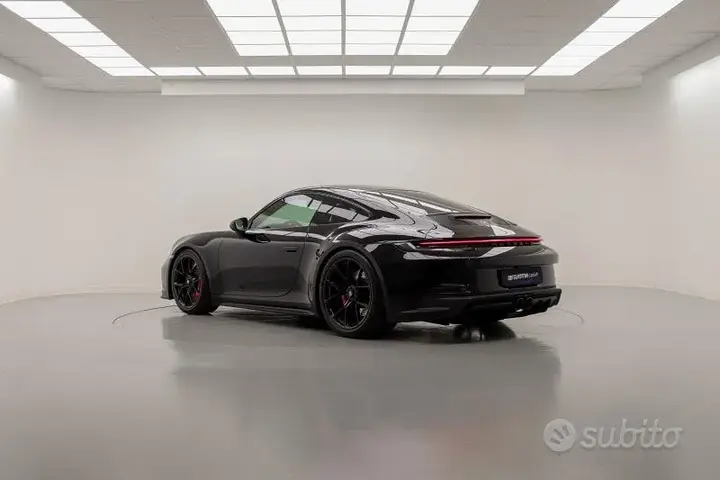 Porsche 911 Gt3 Touring 2022 photo 2