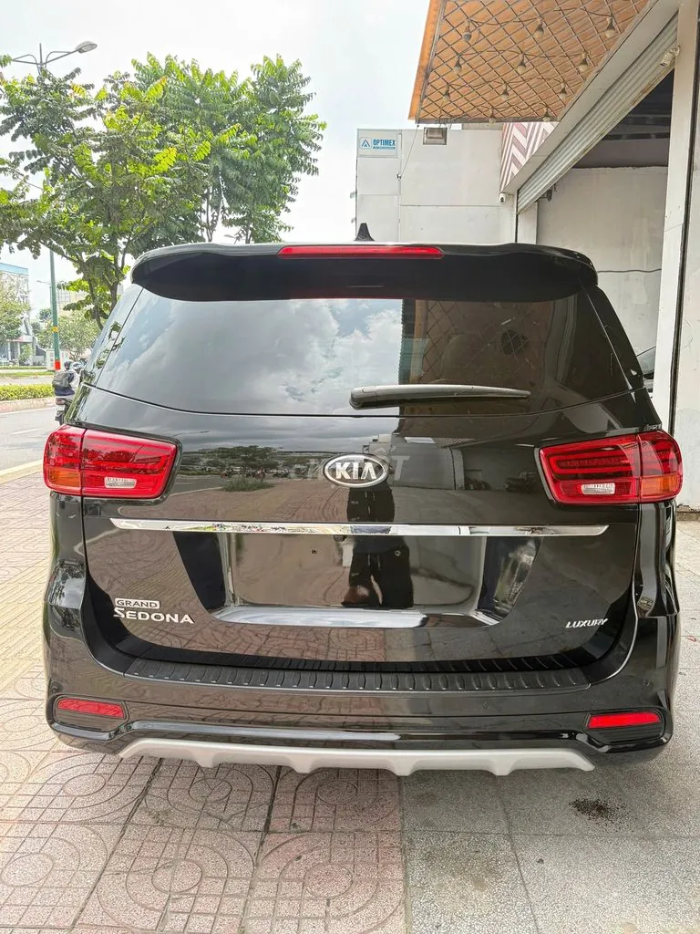 Kia Sedona 2021 photo 3