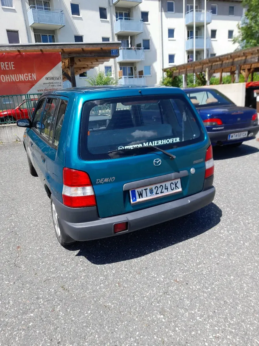 Mazda Demio 2000 photo 3
