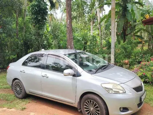 Toyota Belta 2010 photo 3