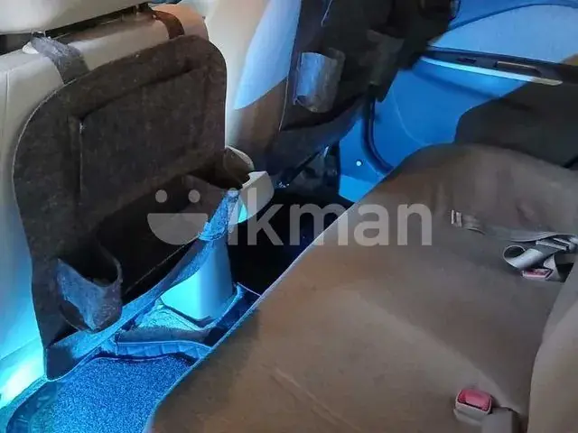 Toyota Belta 2010 photo 4