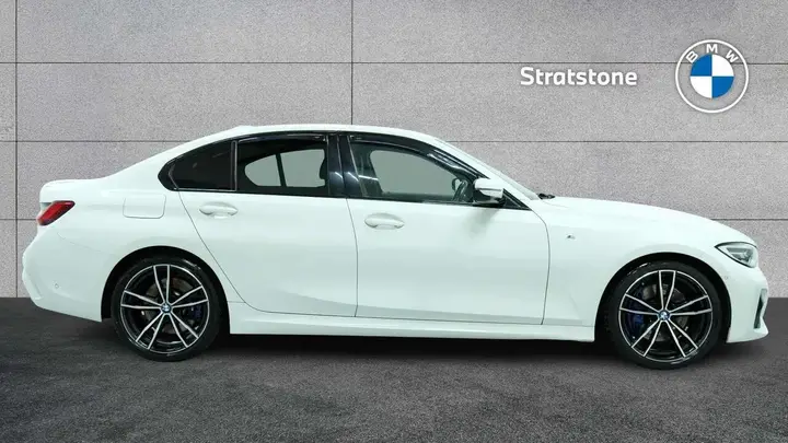 BMW 3 Series 2019 photo 3