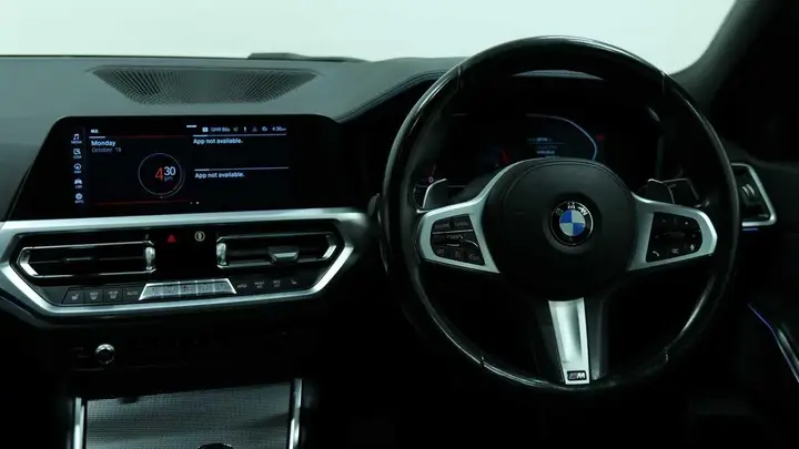 BMW 3 Series 2019 photo 5