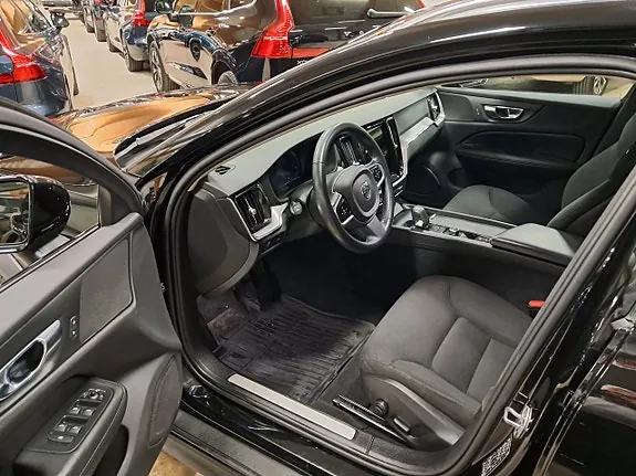 Volvo V60 Cross Country 2022 photo 2